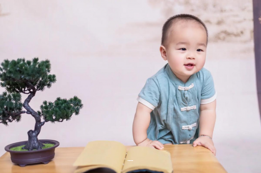郴州宝宝爱吐奶是什么原因